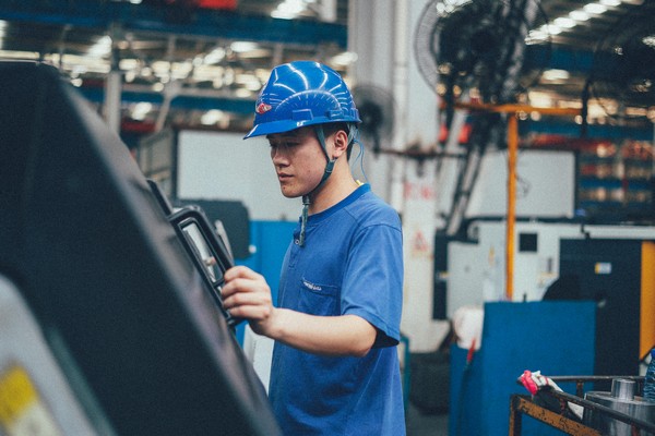 曾梦想当厨师,却成数控车工大师