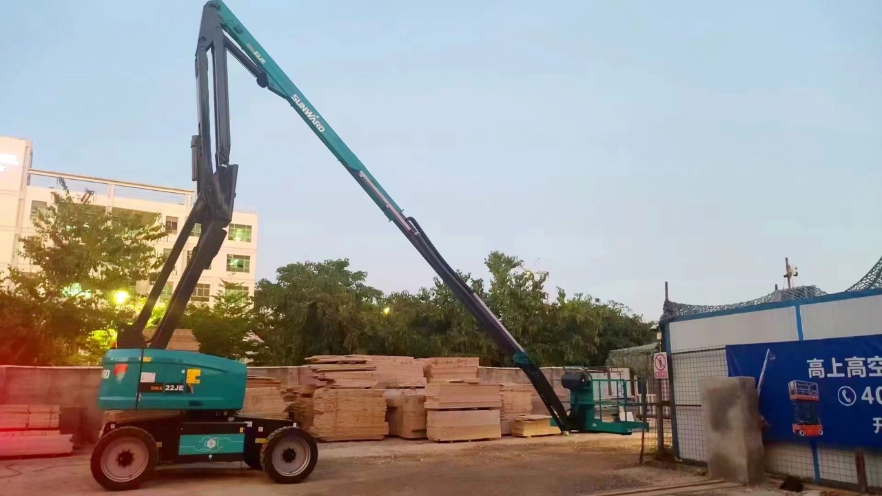 正式“上岗”!山河智能首台电动曲臂式高空作业平台入驻华南市场