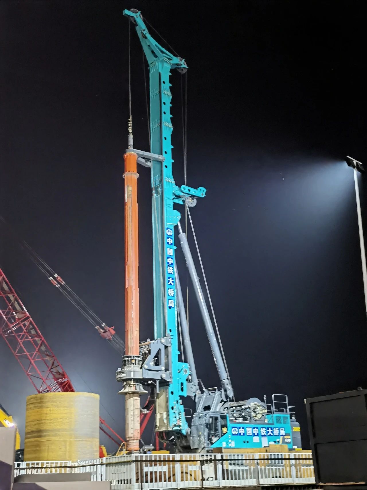 再战“世界级工程”!山河智能旋挖钻机助力宜昌长江公铁大桥建设