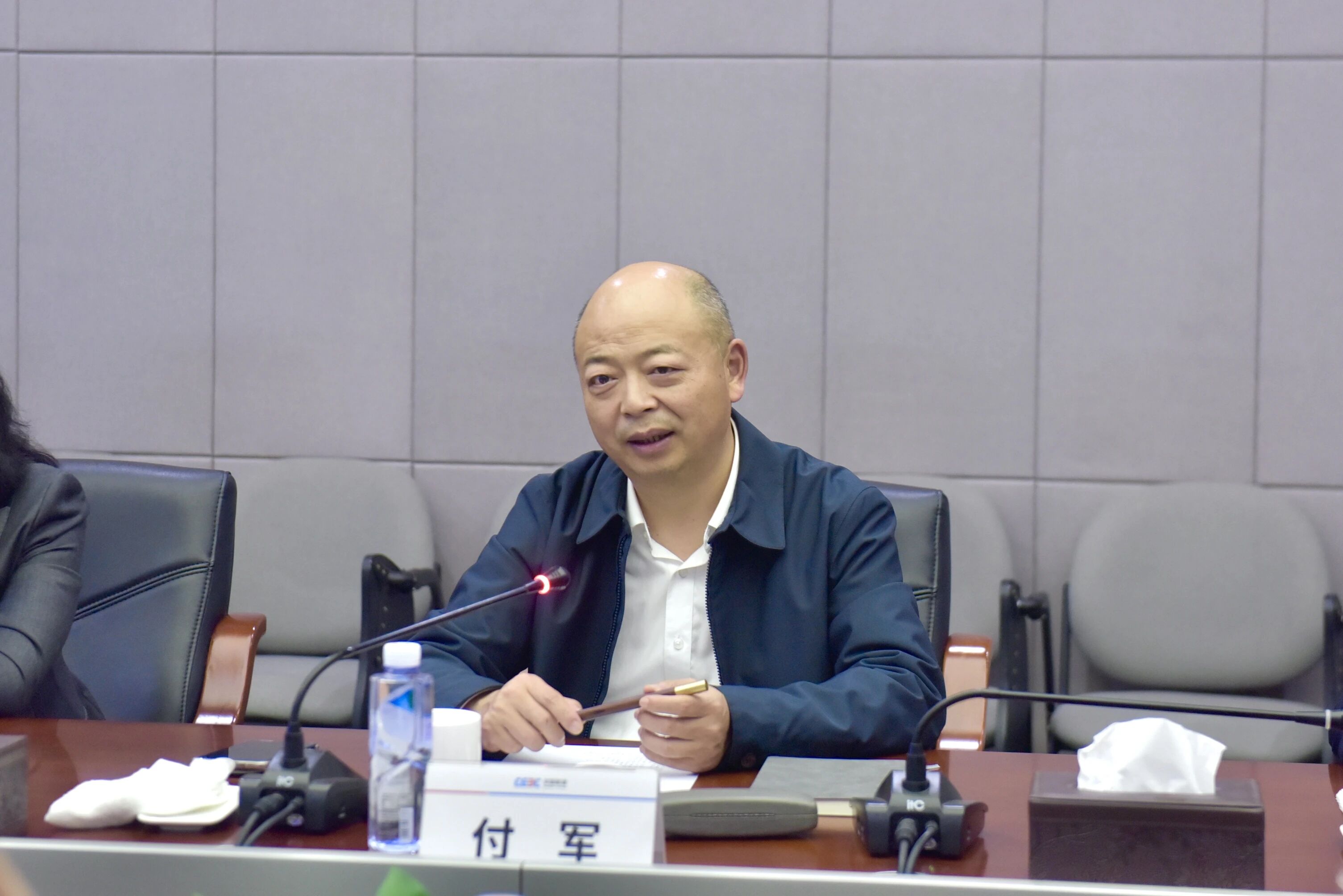 山河智能与易普力开展座谈交流,谱写互利共赢新篇章