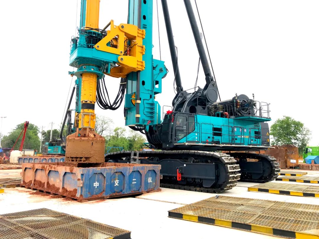 再啃“硬骨头”！山河智能“超级桩备”助建燕矶长江大桥