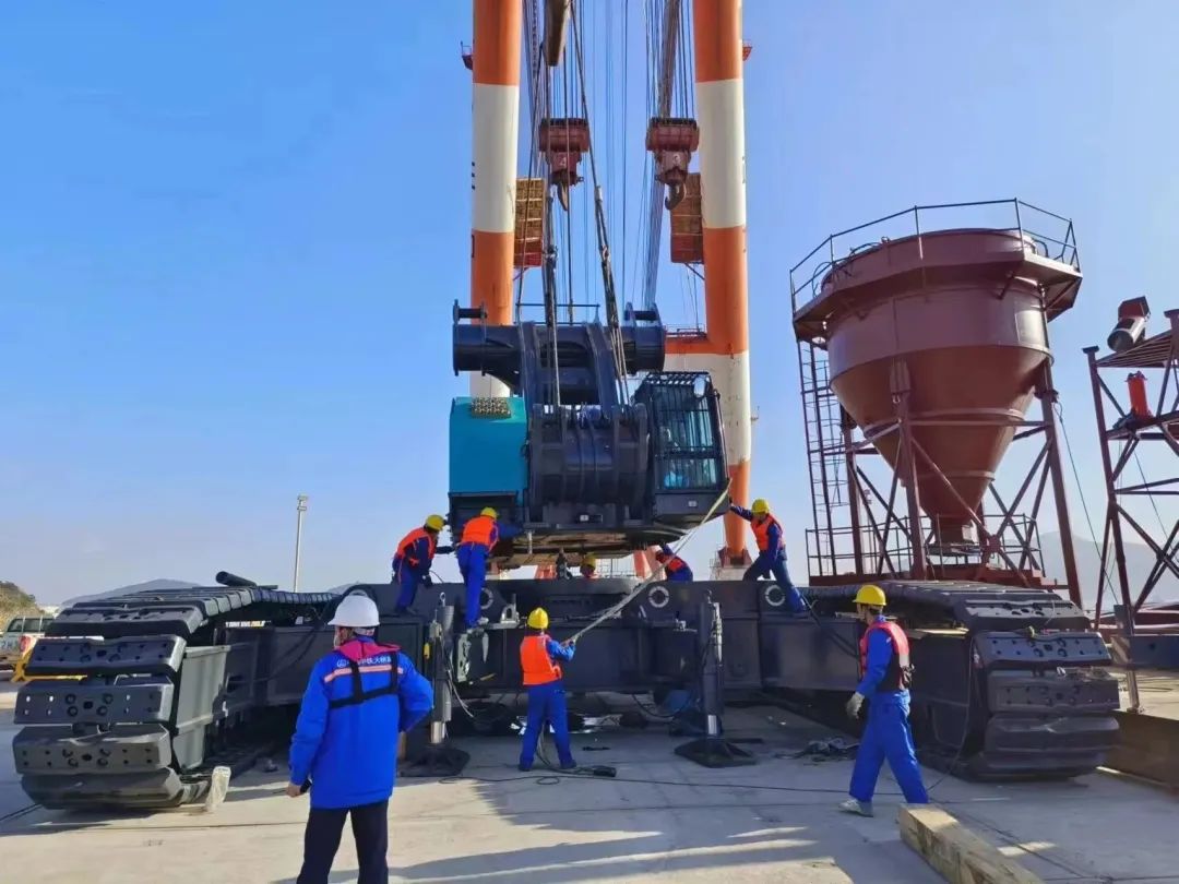 首桩开钻！山河智能超级旋挖实力助建世界最大跨度公铁两用大桥