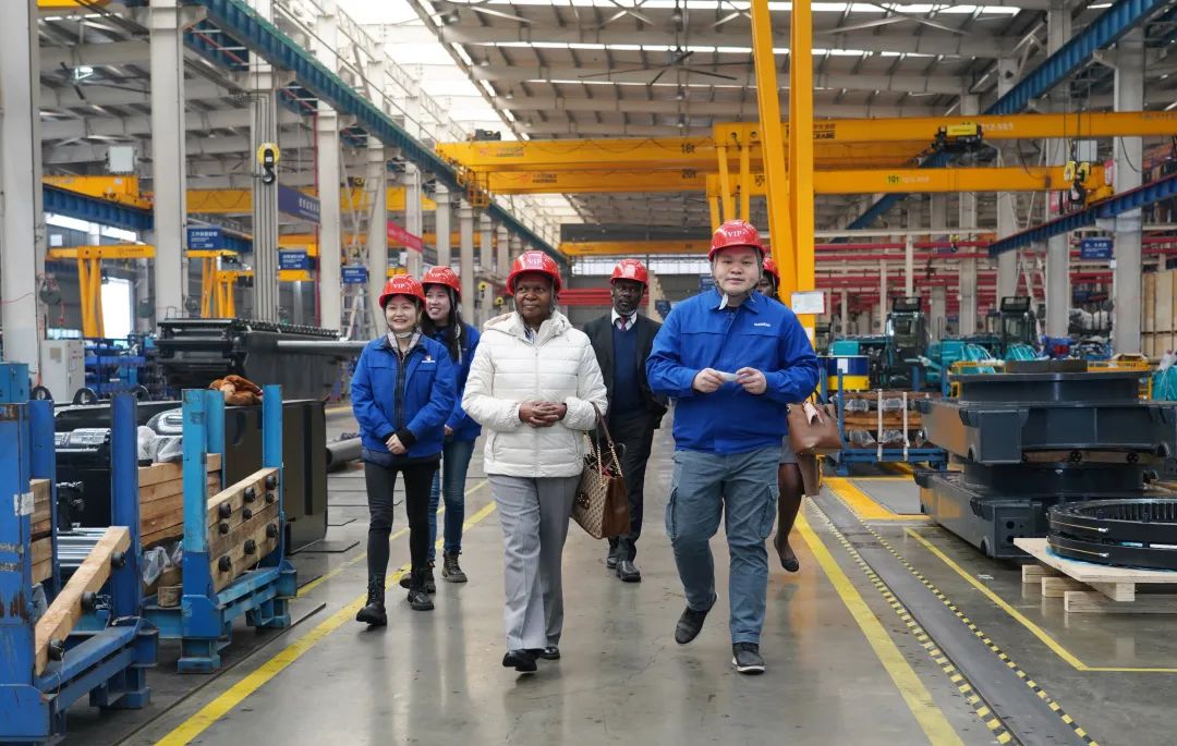 乌干达驻华大使到访山河智能