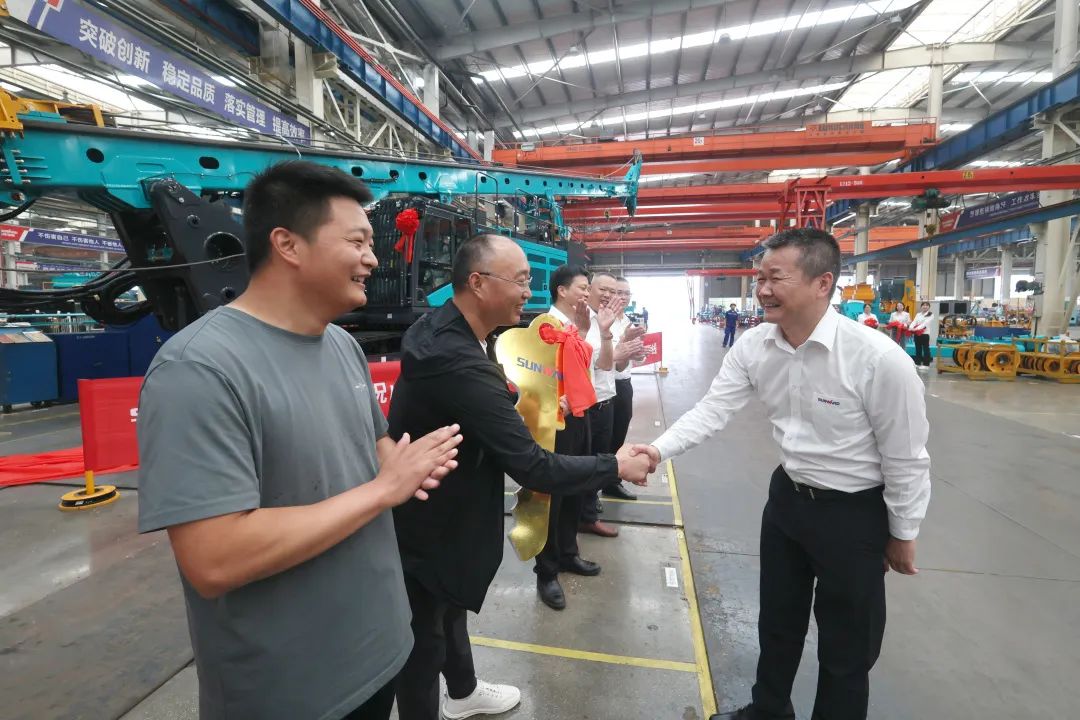 助力“双碳”、绿动未来！山河智能增程式电动旋挖钻机、液压混合动力旋挖钻机齐交付