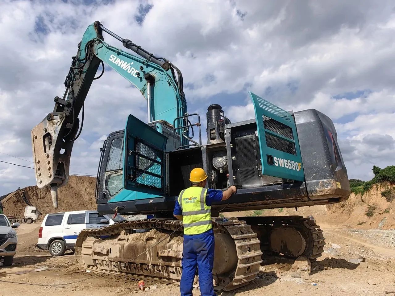 步履不停，服务不止！山河智能挖掘机服务万里行火热进行中