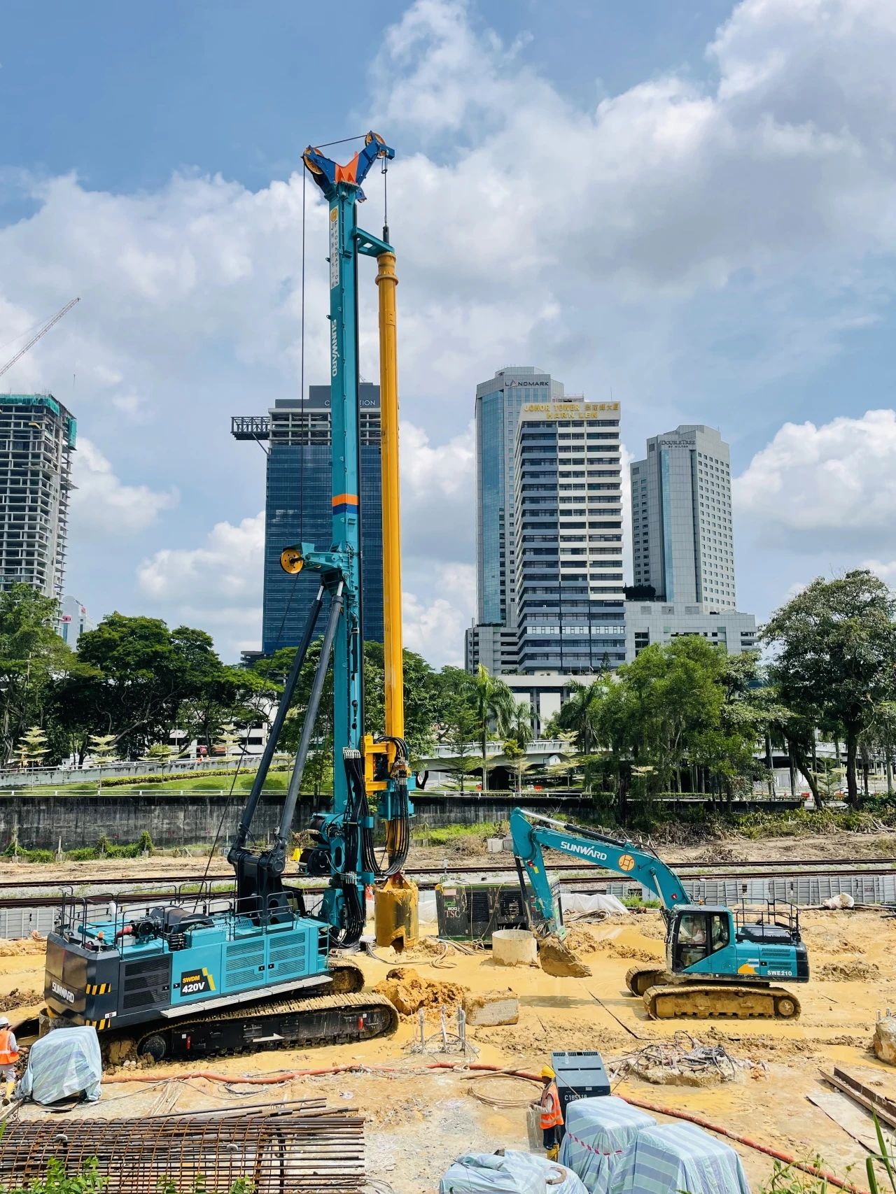 扬帆起航 | 山河智能闪耀长沙工程机械展东南亚分展