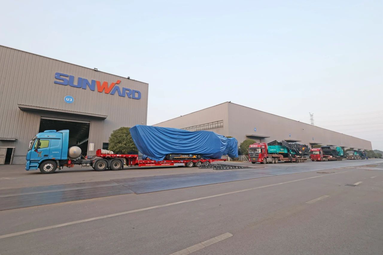 山河普石勒柴电一体移动破碎筛分设备热销海外