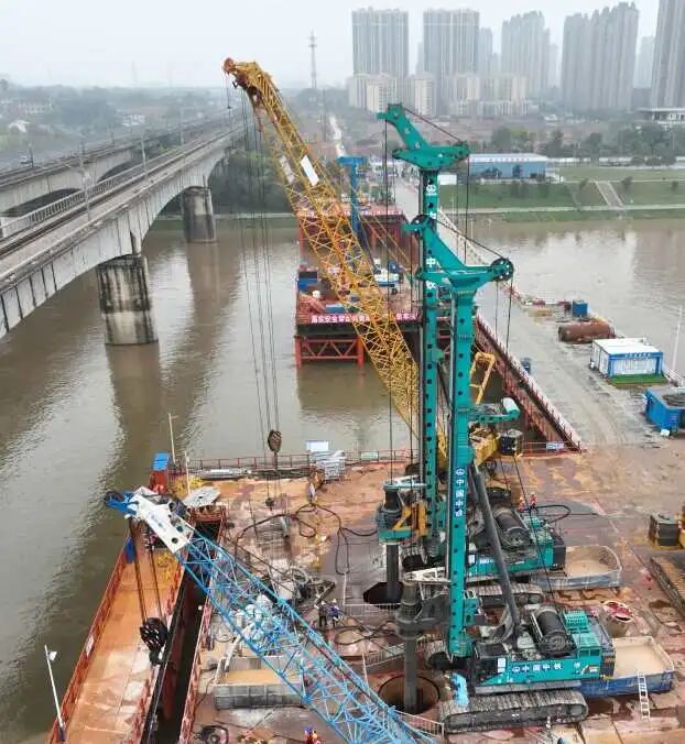啃下“硬骨头”！山河智能旋挖钻机助力长沙湘江铁路特大桥主墩桩基工程完美收官
